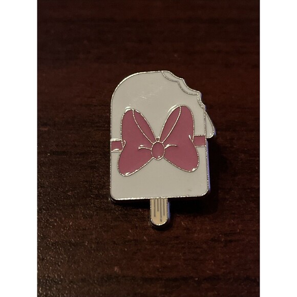 Disney Marie Ice Cream Mystery Trading Pin - Picture 1 of 4